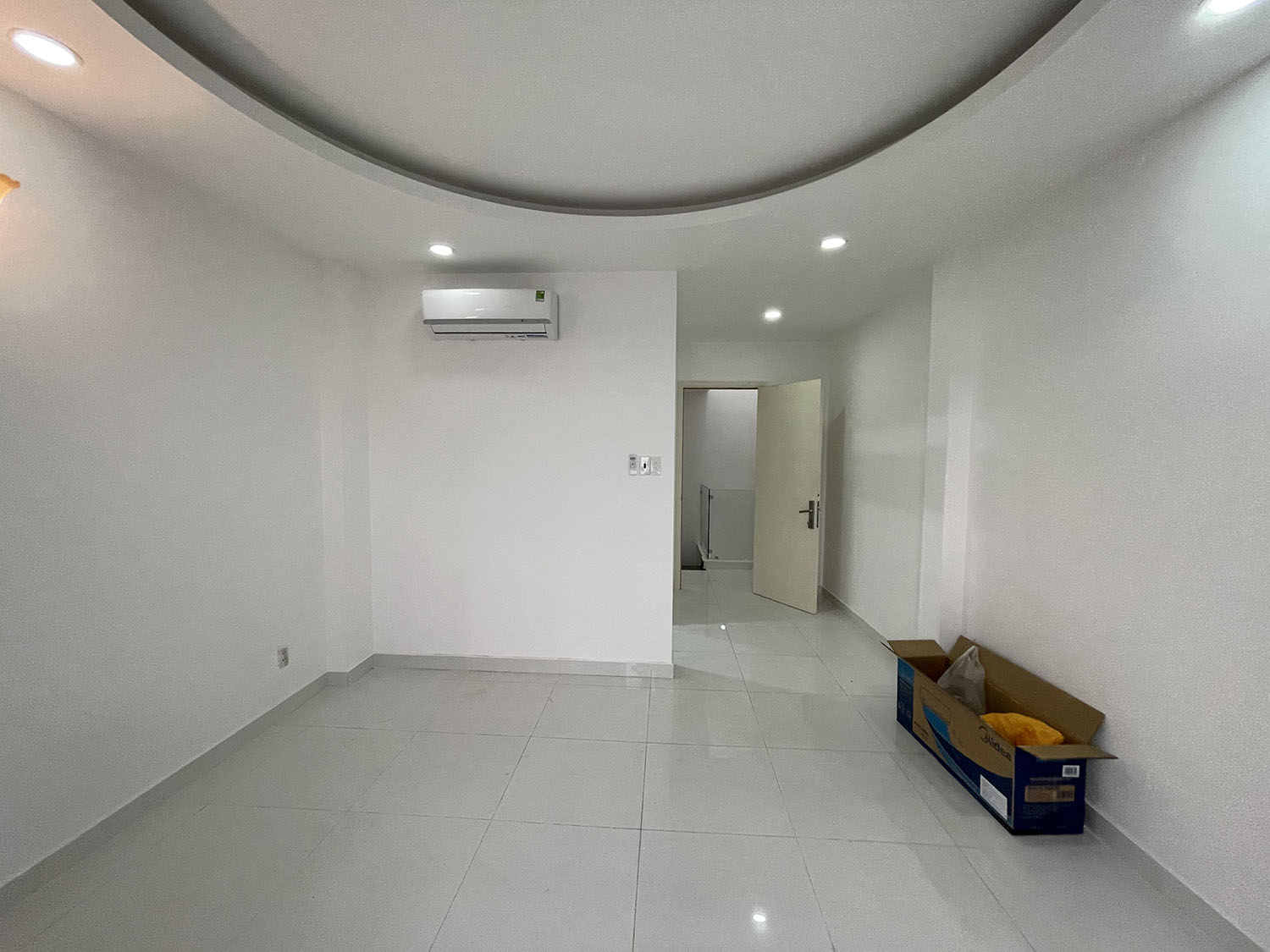 Chính chủ cho thuê nhà 3 lầu thiết kế cổ điển hẻm ôtô 7 chỗ 482/69K Lê Quang Định